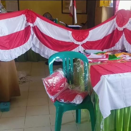 

Flagers - Bendera Backdrop Panjang Merah Putih 10 Gelombang Umbul 17 Agustus