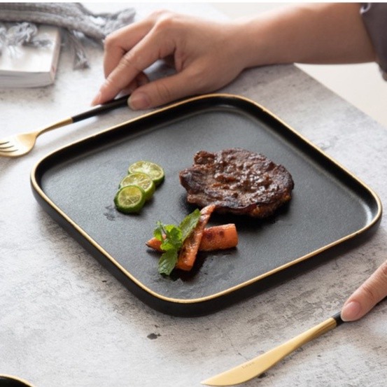 B Matte Square Gold e / Piring Saji Makan Steak Salad Keramik Hitam Estetik Unik Bentuk Kotak List