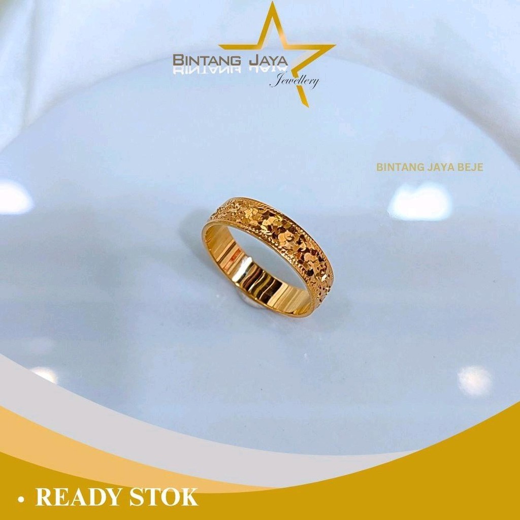 Cincin Emas Kadar 16K UBS - Berat 3,55gr – Ukiran keliling menawan, sempurna untuk acara pernikahan 