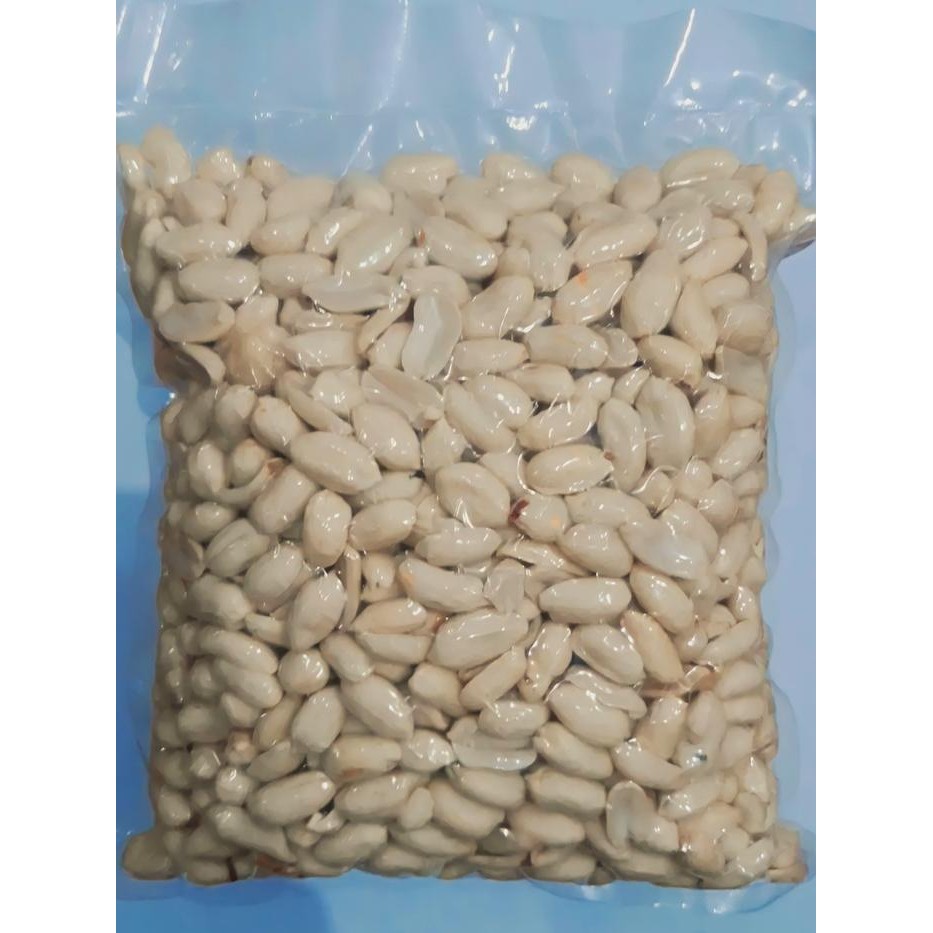 

New Kacang Tanah Mentah Kupas 900gr Kualitas Super Kemasan Vacuum