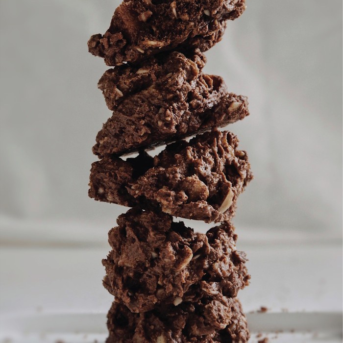 

VEGAN FLOURLESS GF CACAO MACADAMIA COOKIES KODE 410