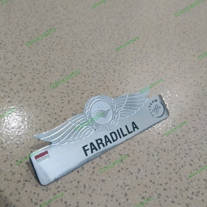 

Name Plate Name Tag Wings Pramugari Garuda Indonesia Kode 526