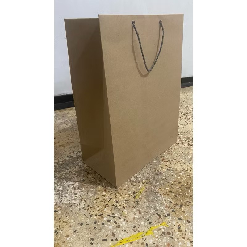 

Paper Bag Coklat Polos Ukuran 21x13x27 (paket 12pcs) |Tas Kertas |Tas Kado |Tas Souvenir |Paper bag Hampers