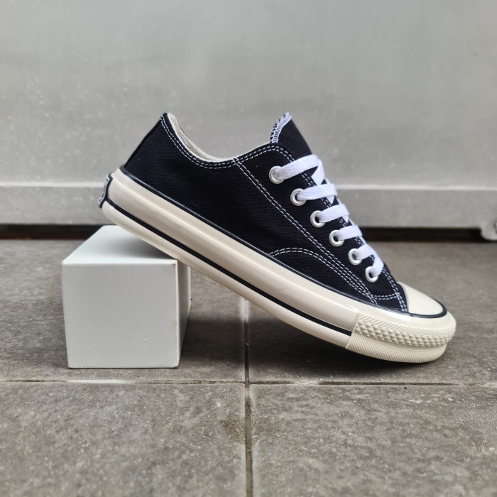 SEPATU CONVERSE 70S LOW HITAM PUTIH GLOSSY GRADE ORIGINAL