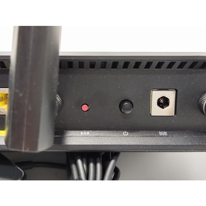 Asus RT-AC87U Wireless AC 2400 Mbps Dual Band Router