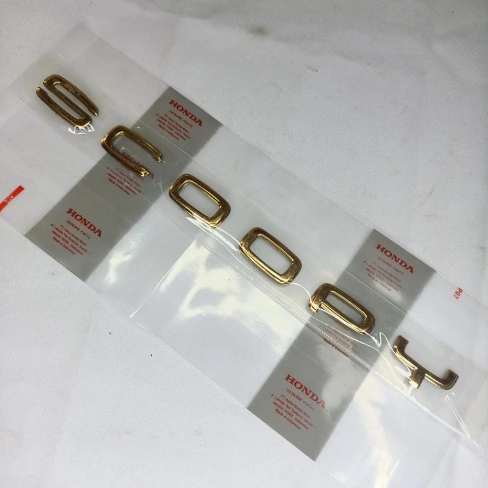 Emblem tulisan sticker scoopy scopy 2021 2023 gold