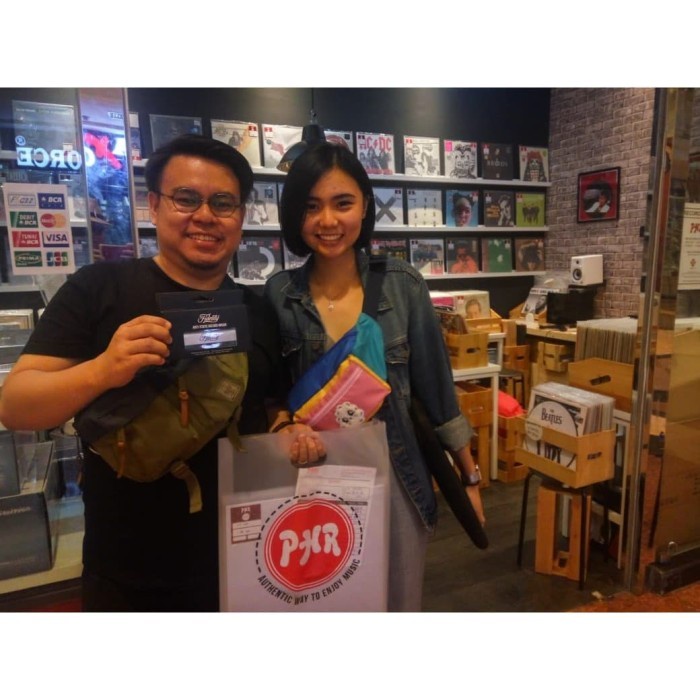 BARANG TERLARIS VINYL WOODEN STORAGE - Rak/Crate Penyimpanan PIRINGAN HITAM