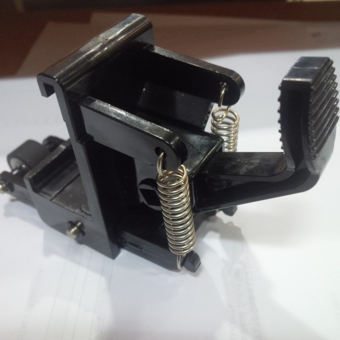 Penjepit Roller Mesin Cutting Sticker TENETH - Sparepart
