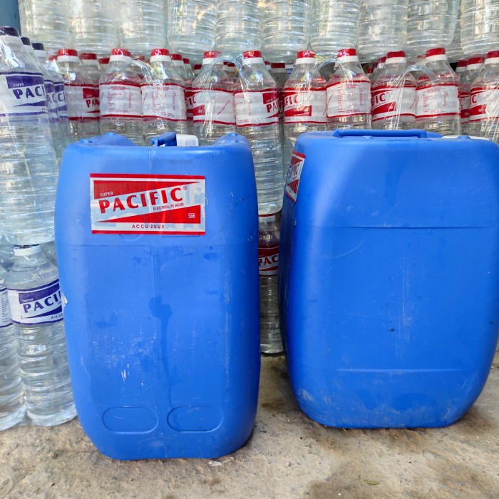 AIR AKI MERAH,AIR AKI ZUUR DERIGEN/20 LITER