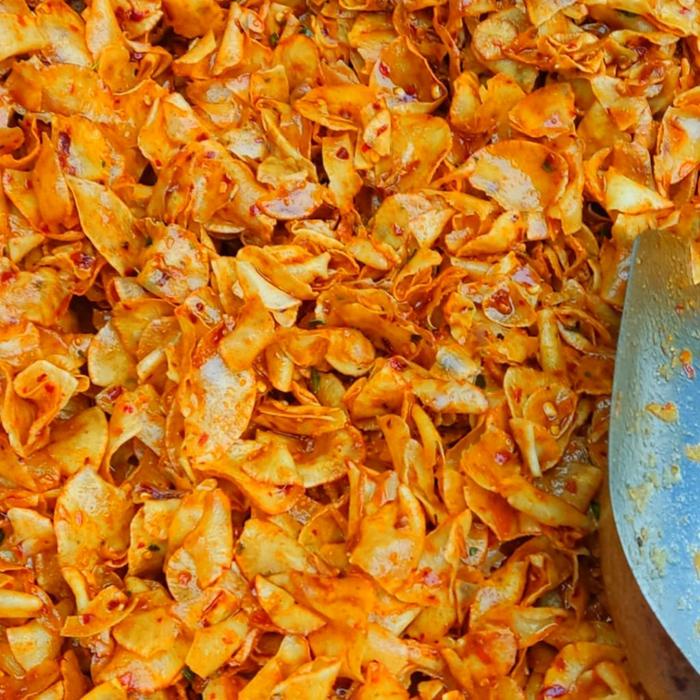 

1 kg Keripik Singkong Kriwil Pedas Daun Jeruk Cemilan Food