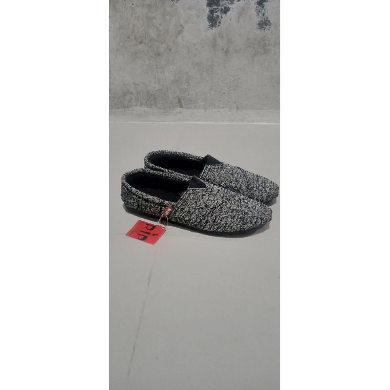 Berkualitas Sepatu Slipon RP Cobain Brand Lokal Bukan Wakai Bukan Tom