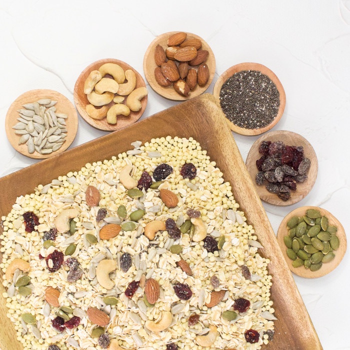 

SALE !!! MUESLI MIX NUTS DRIED FRUITS SEEDS HEARTY MORNING BLEND 1 KG READYY