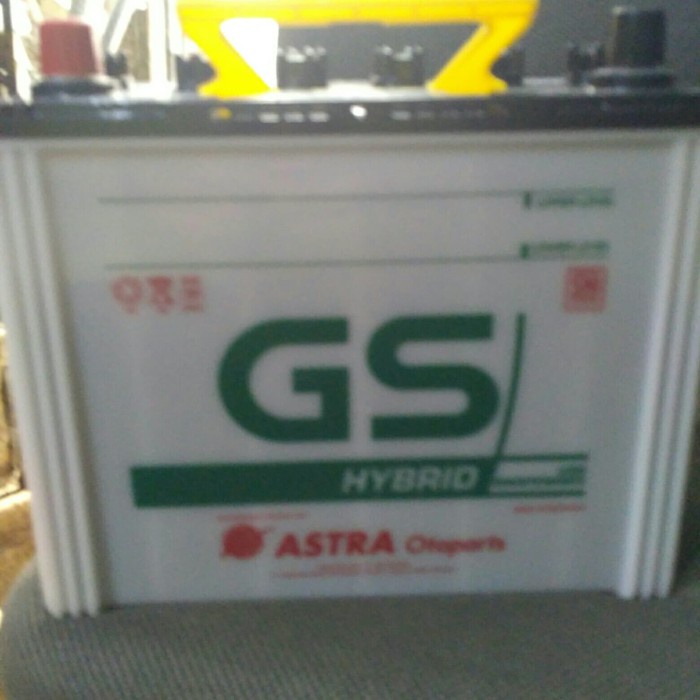 Menarik Aki Mobil / Battery Gs Astra Type Hybrid Ns70 12Volt-65Amper