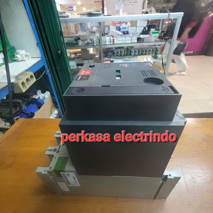 MCCB NS400N 4P 400A+MOTORIZED MERLIN GERIN