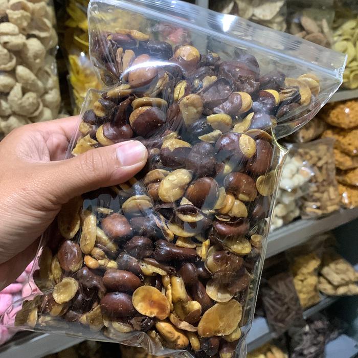 

SALE !!! KACANG KORO RASA GURIH DAN RENYAH KEMASAN 200 GRAM DAN 500 GRAM ASIN CEMILAN MAKANAN COKLAT
