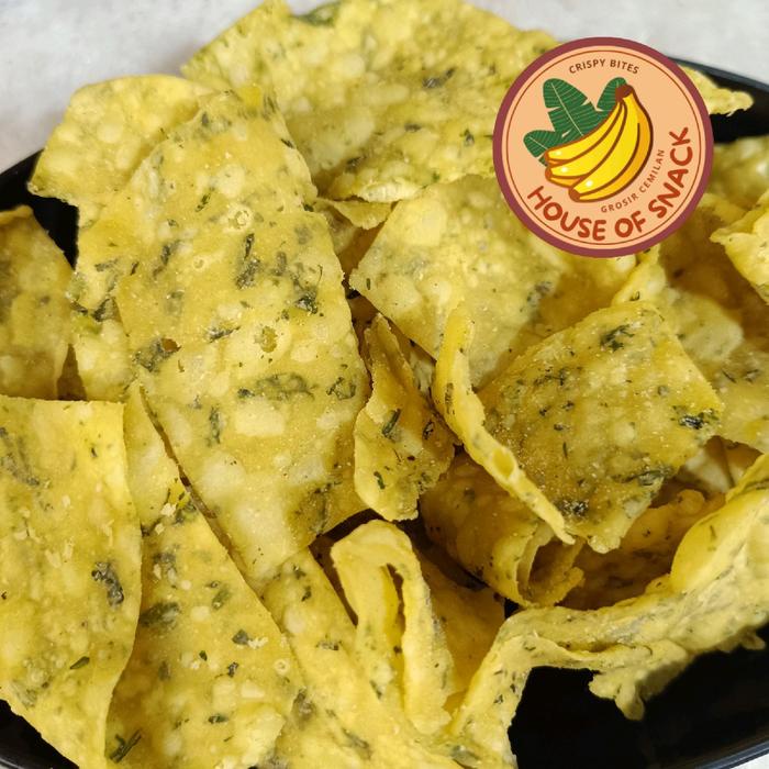 

500 gr Kerupuk Bawang Pangsit Daun Seledri Renyah Gurih Asin