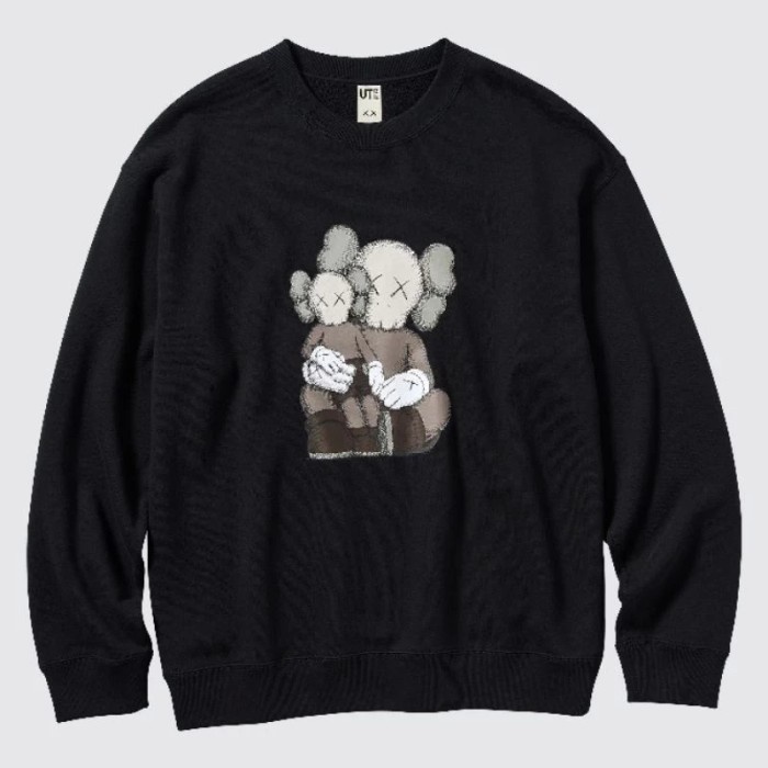 SWEATER CREWNECK UNIQLO X KAWS SWEATSHIRT PRIA WANITA 01 BLACK