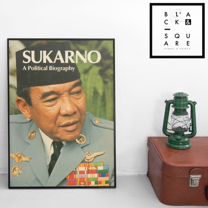 Bagus Foto Langka Bung Karno - Digital Print Premium Poster + Frame Size A1