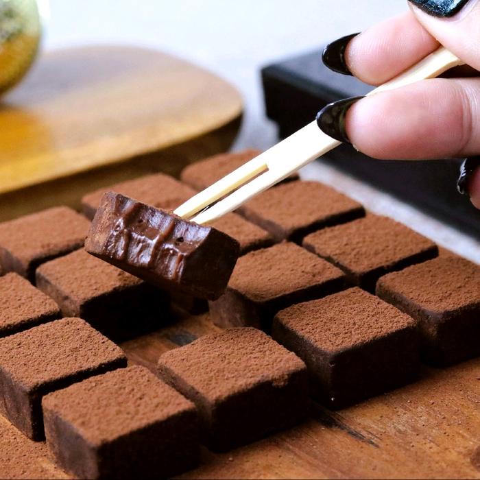 

Nyokelat Nama Cokelat Salted Caramel Manis Coklat Snack Cemilan Food premium Cocoa Chocolate