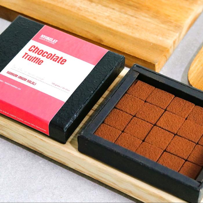 

Nyokelat Nama Cokelat Rhum Halal Chocolate Coklat Snack Cemilan Food Makanan Cocoa Susu