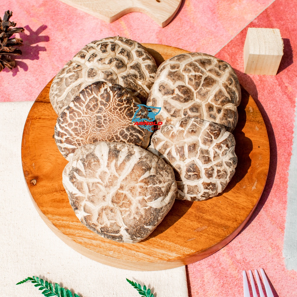 

Jamur Shitake 250gram / Shintake Shiitake Mushroom Dry Hioko Hioco