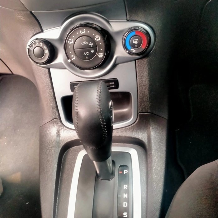 sarung cover tuas perseneleng gear knob ford ecosport fiesta