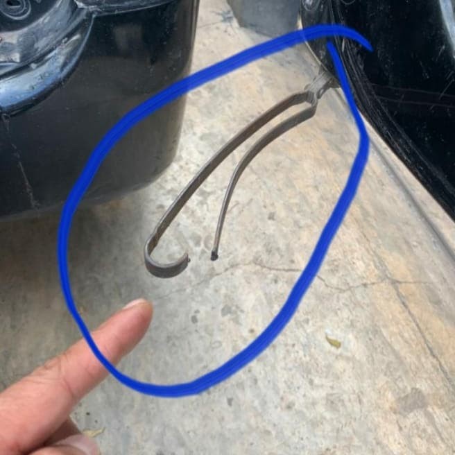 Tahanan Pintu Belakang Granmax