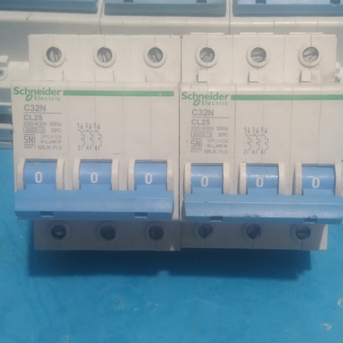 MCB SCHNEIDER 25A 3P 3PHASE MILIK PLN ORIGINAL