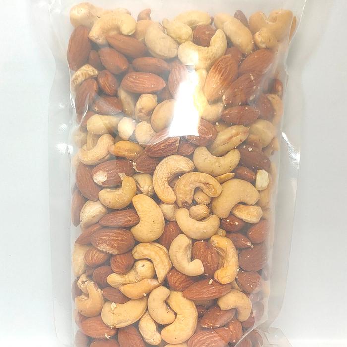 

terbaru !!! 1000gr mix roasted almond utuh dan mede / cashew utuh varian rasa original/ asin ready
