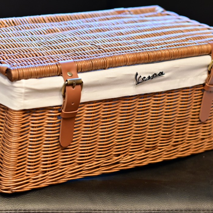 BERMUTU keranjang picnic vespa