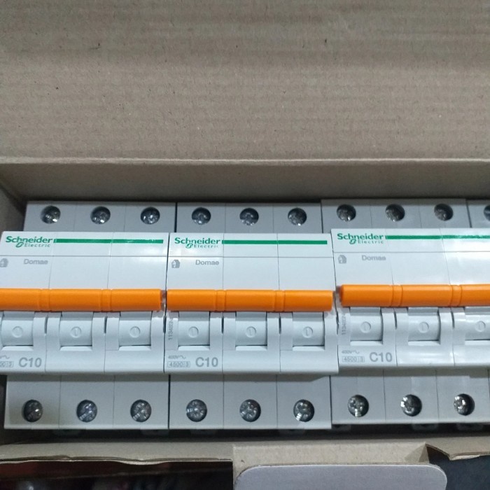 Mcb 3phase 10A original schneider