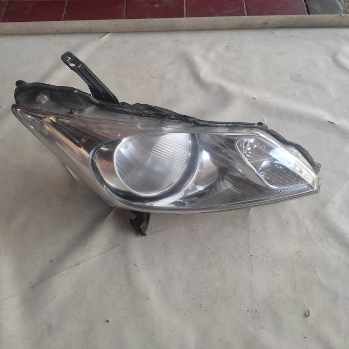 Headlamp Kanan Honda Freed (Bekas)