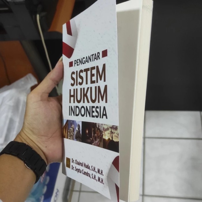 

Produk Viral Buku Pengantar Sistem Hukum Indonesia Original_Dr.Chairul Huda Packing Aman