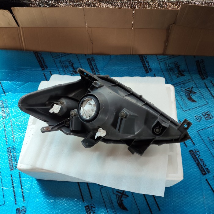 Headlamp Toyota Avanza 2004 2005 2006 Tipe G Original (Second)