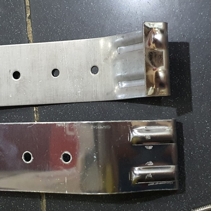 Breket lampu universal atap mobil