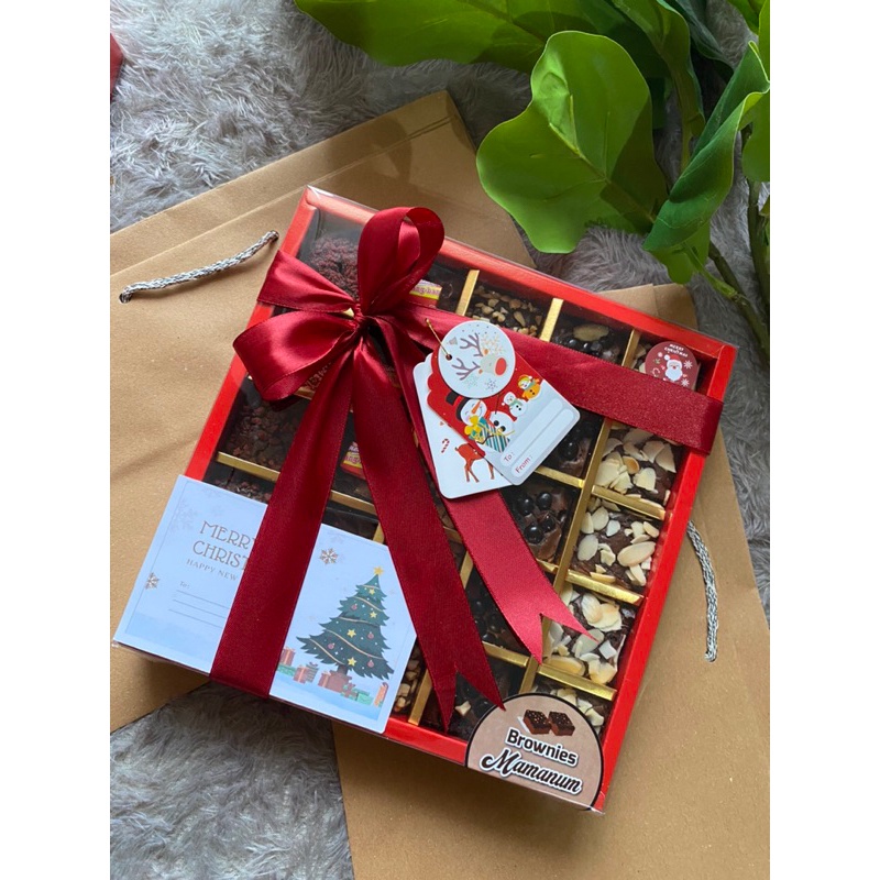 

TERBARU HAMPERS BROWNIES LEBARAN TERBARU 2025 DENGAN PAPERBAG ELEGAN
