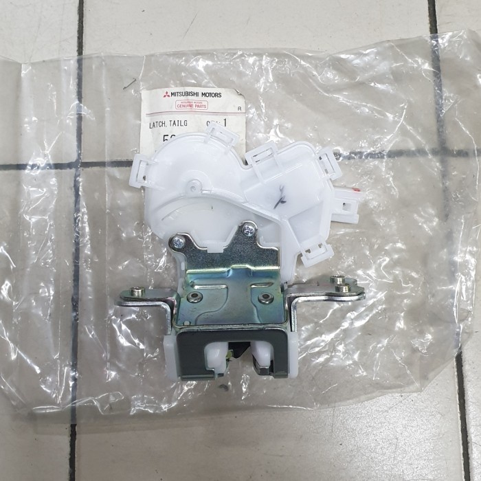 DOOR LOCK BAGASI ASLI MITSUBISHI ALL NEW PAJERO SPORT