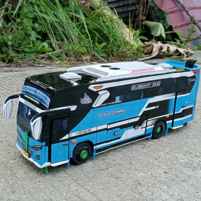 Papercraft Bus Boss Bontot "Khaykhay" Skala 1:20 Spek Bukaan