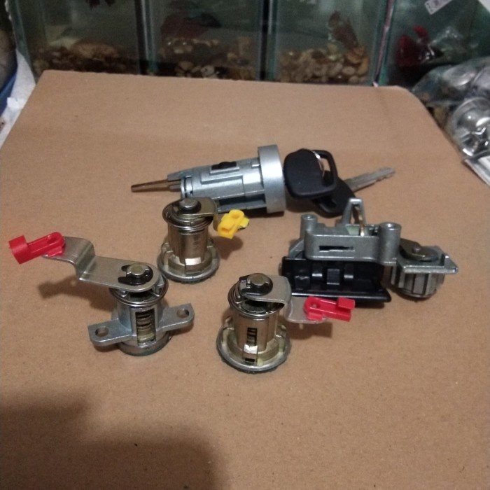 Kunci Kontak Kunci Pintu Kunci Bagasi Laci Kijang 7K Kapsul Kode 009