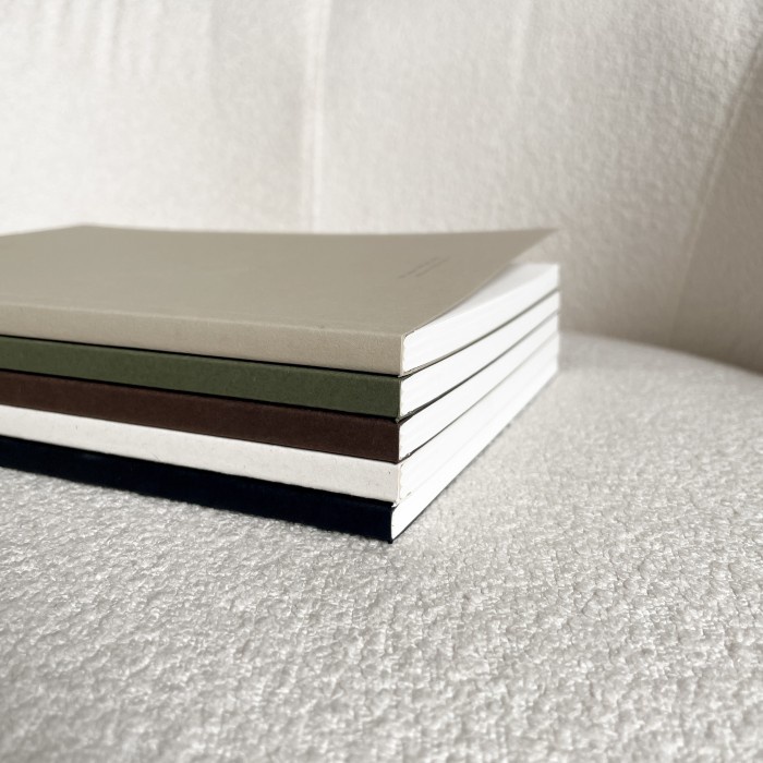 

BARANG TERLARIS The Daily Log Notebook Plain / Blank