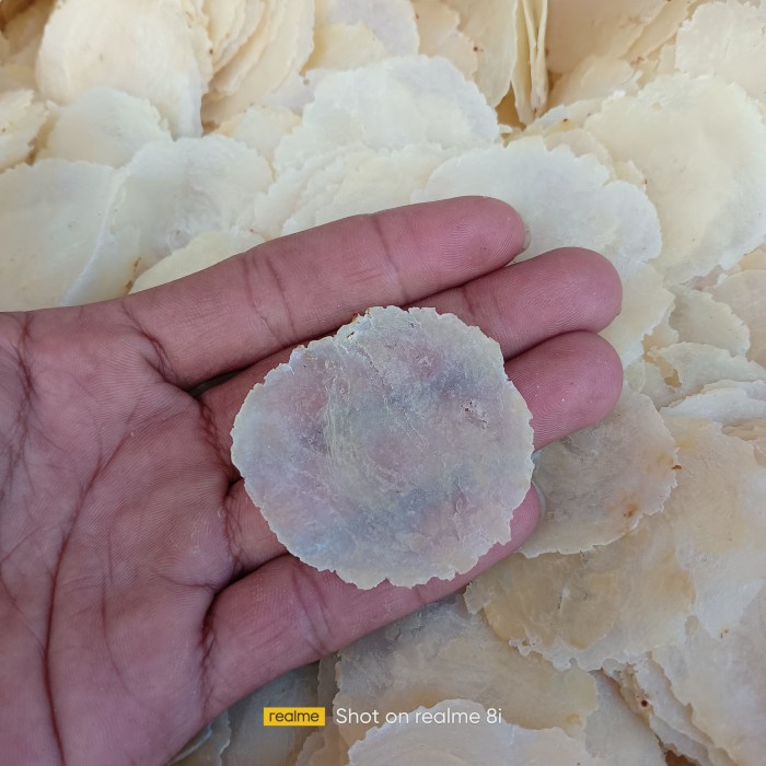 

Emping Melinjo Mentah Super Tipis/Emping Basah/1 Kg /Asli Limpung