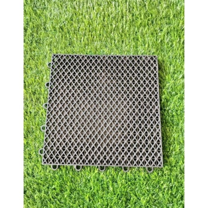 

[Savage] Drainase cell ukuran 25x25 cm tibal 1 cm alas rumput sintetis