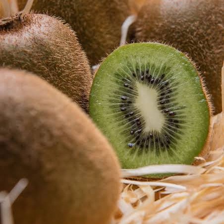 

Lezat- KIWI GREEN ZEZPRI / 1 KG / BUAH SEGAR DAN FRESH