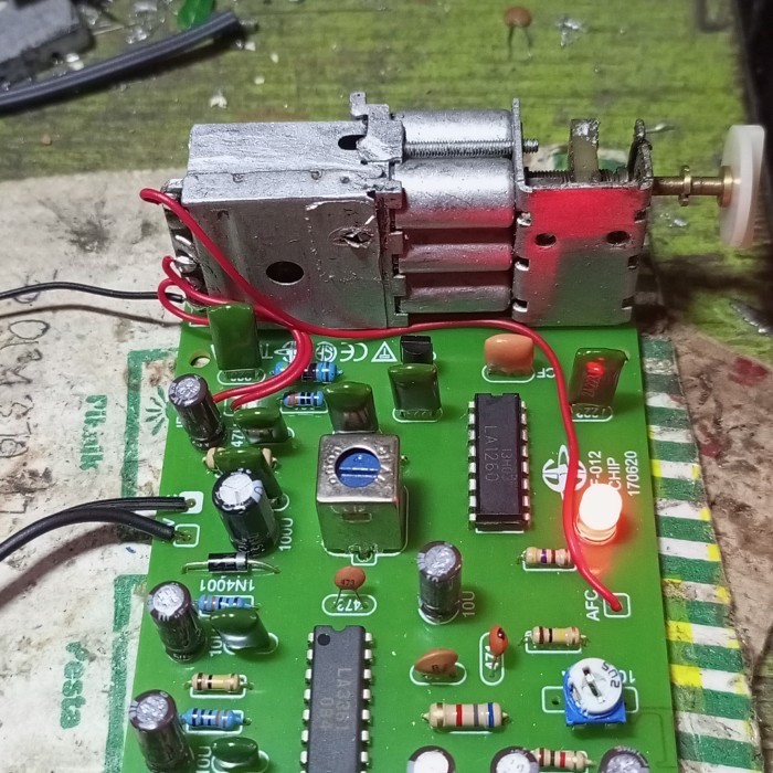 Authentic - Radio Tuner Fm Stereo