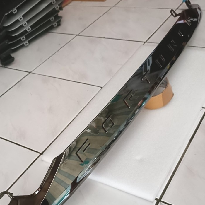 Trunklid Bagasi Fortuner GR Facelift 2021 2023 Original Black Chrome