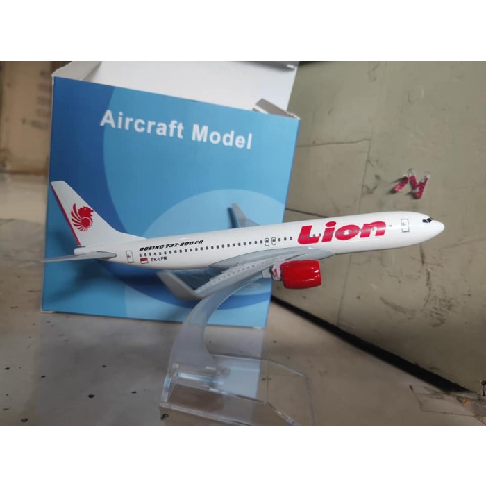 Pesawat diecast Lion Air Bahan Besi