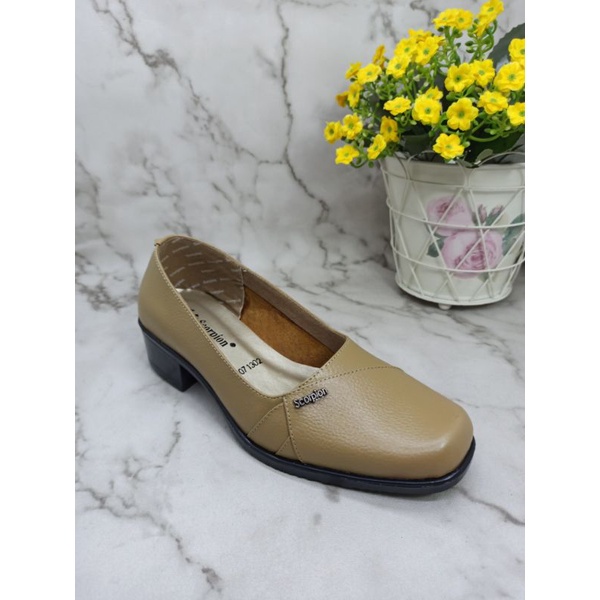 Scorpion 071302 Sepatu Pantofel wanita kulit
