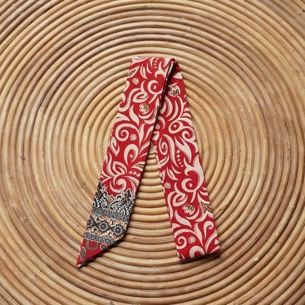 BnYk,Stock- BATIK RATU - Bunga Merah - Twili Pita Syal