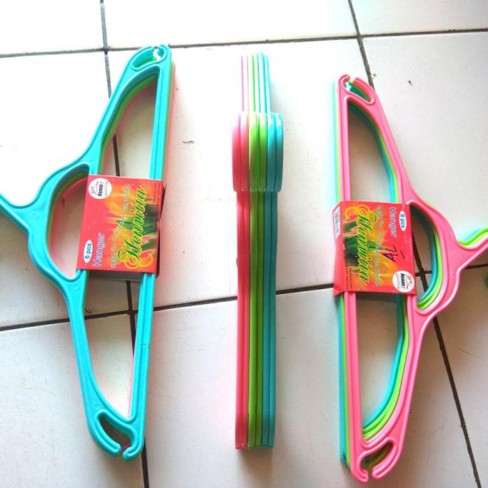 GANTUNGAN BAJU PLASTIK BESAR & TEBAL/HANGER BAJU/HANGER PLASTIK