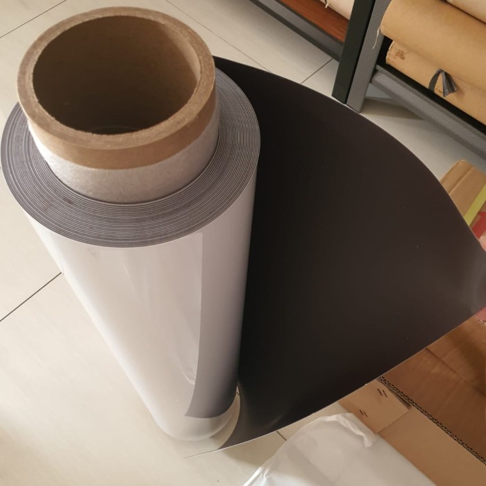 

Ready Magnet Rubber White Board 100X60Cm Tebal 0.7Mm